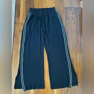GSTQ Pleated Black Pants